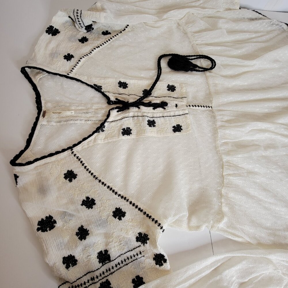 Free People Semi Sheer Peasant Style Tunic w/Embroidery Tie Front Beige/Blk Sz L - Picture 5 of 14